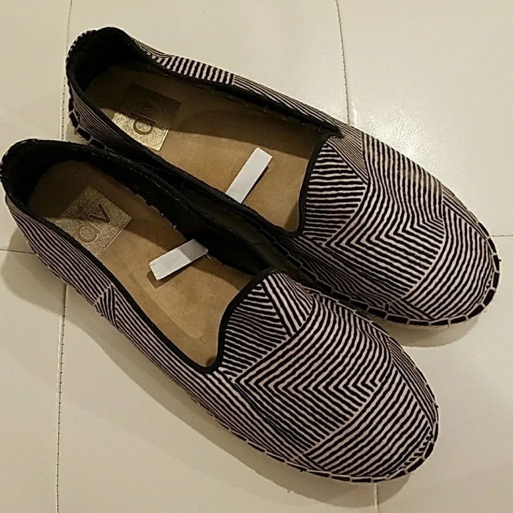 Dolce Vita blue striped Espadrilles Slip Ons Casual Coastal Nautical Beach